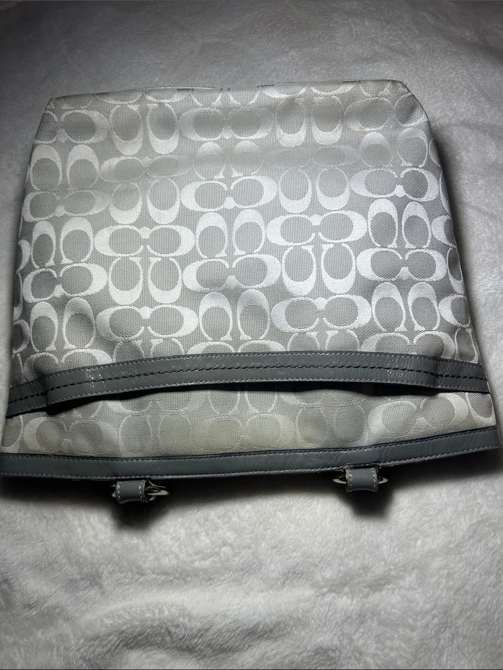Coach Signature Canvas Shoulder Bag in Light Gray and Cream - Picture 5 of 9
